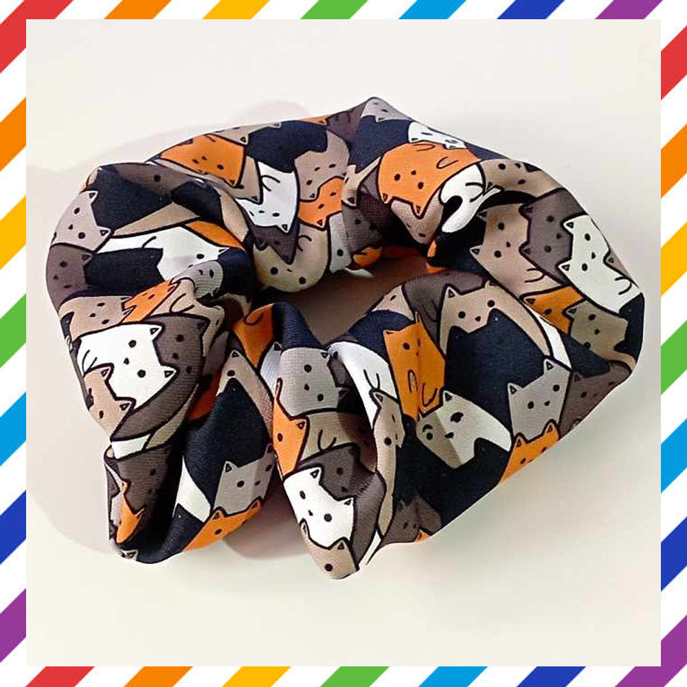 Multigatto Scrunchy by Zefkiel Noir